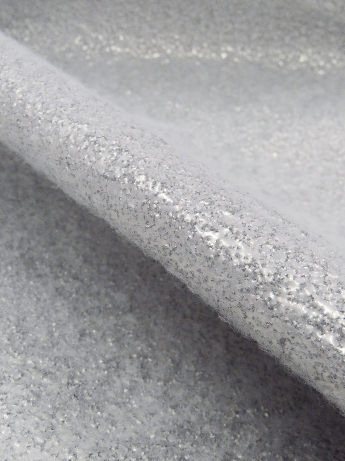 White/Silver Polyester/Metalized Polypropylene Insulated Fleece - Pellon - 45W