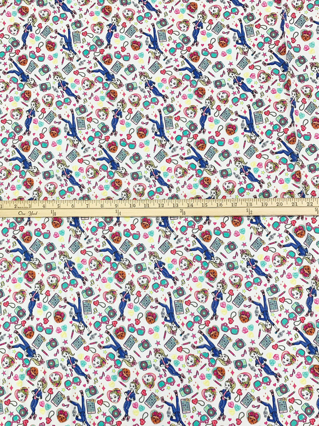 White/Deep Blue/Pink/Multi 100% Cotton Jojo Tech Toss Print Quilt Weight Woven 43W