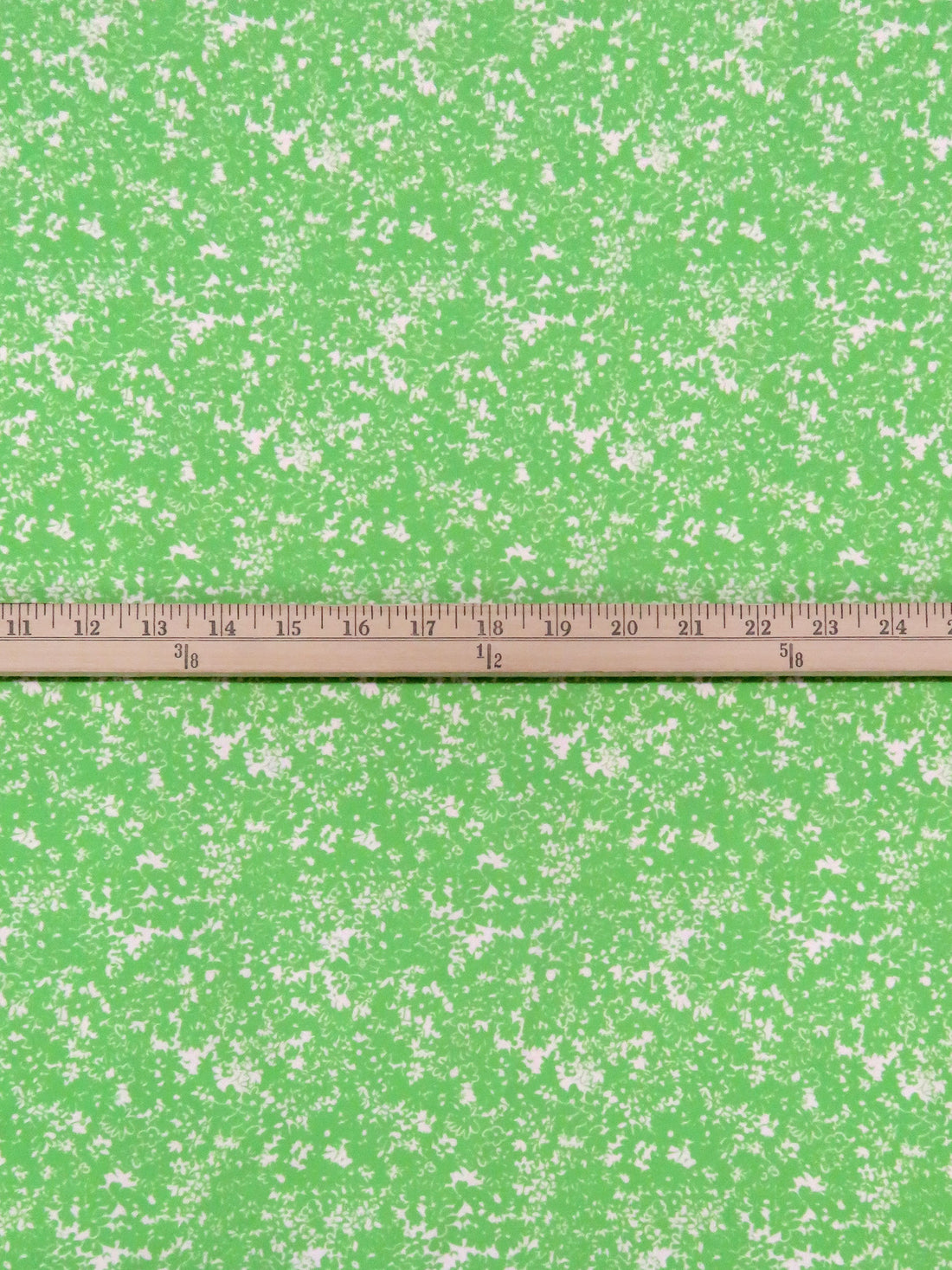 Bright Lime/Off-White 100% Polyester Clustered Floral Print Satin-Faced Blouse Weight Woven 58W