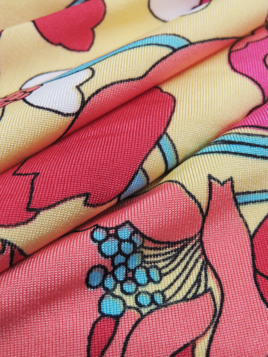 Pale Canary/Cardinal Red/Bright Moonstone Blue/Multi Polyester/Lycra Floral Print FTY Knit 56W