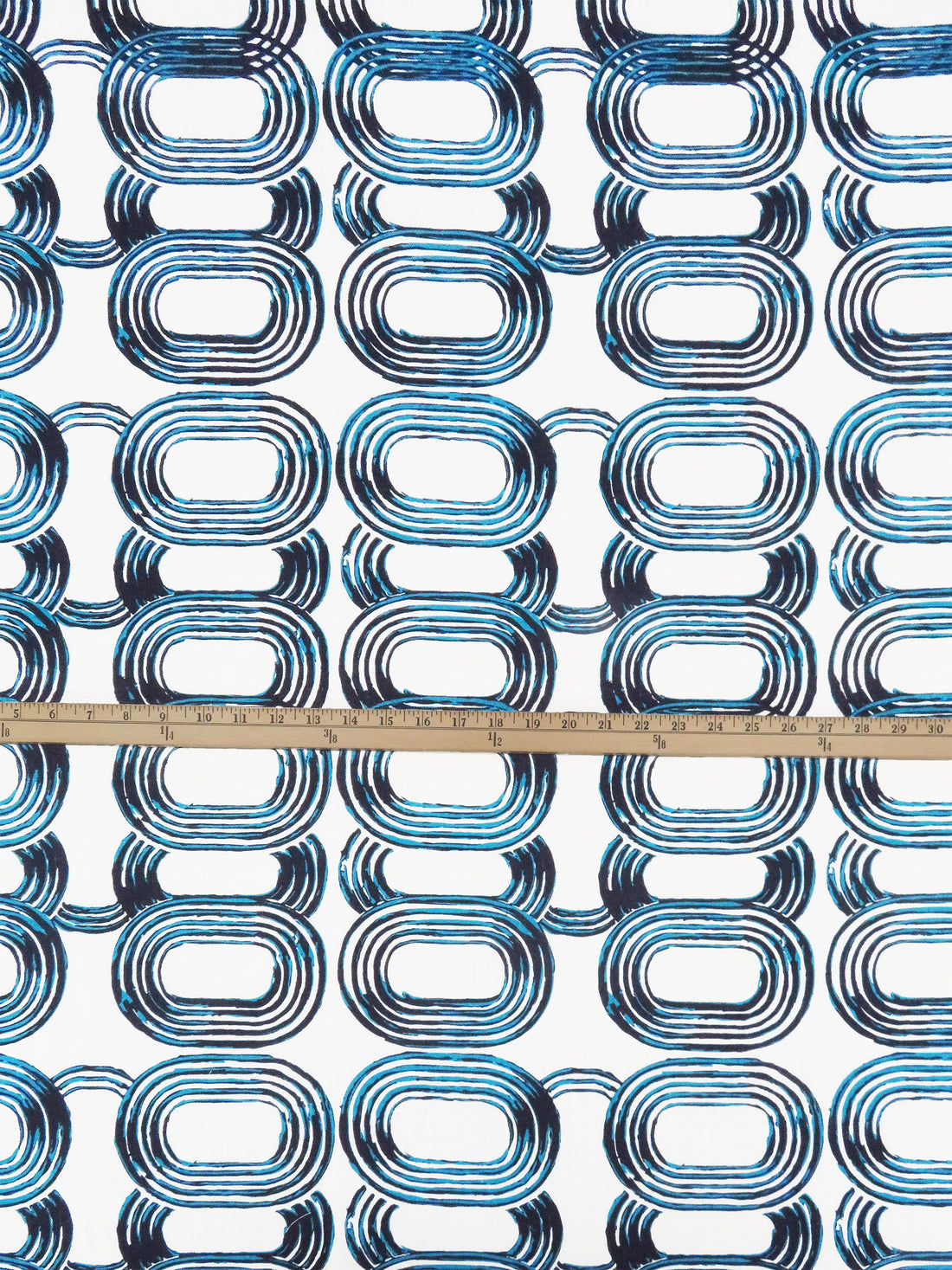 White/Deep Pacific Blue/Navy 100% Linen Overlapping Rings Print Canvas - European Mill - 54W