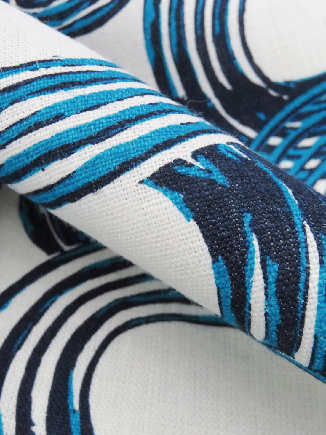 White/Deep Pacific Blue/Navy 100% Linen Overlapping Rings Print Canvas - European Mill - 54W