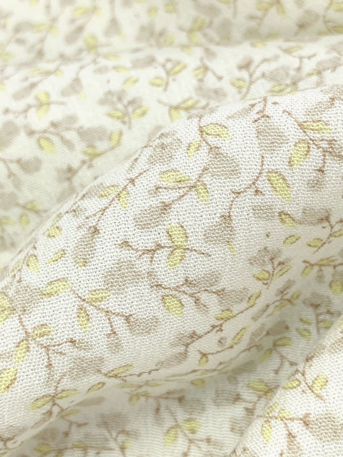 Pale Vanilla/Yellow/Taupe 100% Rayon Ditsy Floral Print Crinkle Challis 52W