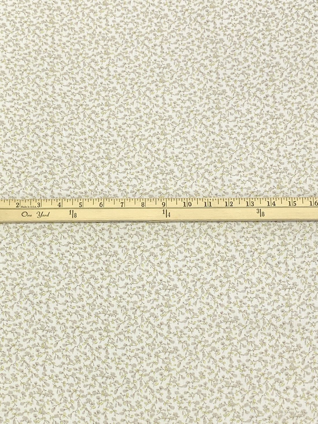 Pale Vanilla/Yellow/Taupe 100% Rayon Ditsy Floral Print Crinkle Challis 52W