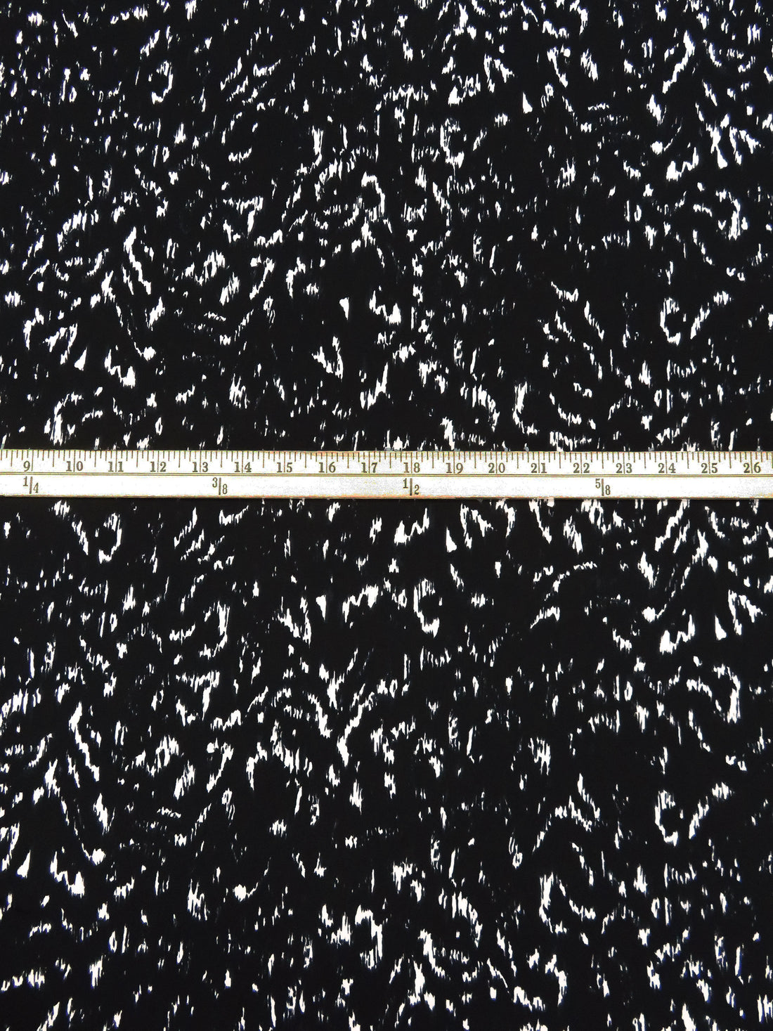 Pitch Black/Off-White 100% Polyester Abstract Animal Print Georgette - Norma Kamali - 60W