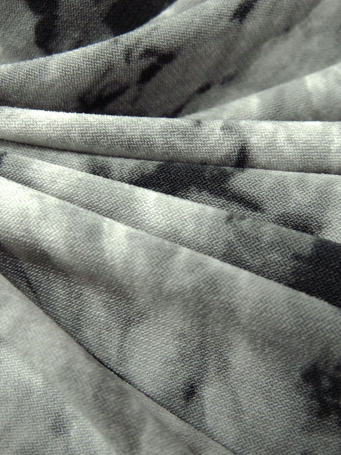 Light Gray/Ash Gray/Gunmetal Polyester/Lycra Large Cable Knit Print ITY Knit - Norma Kamali - 57W