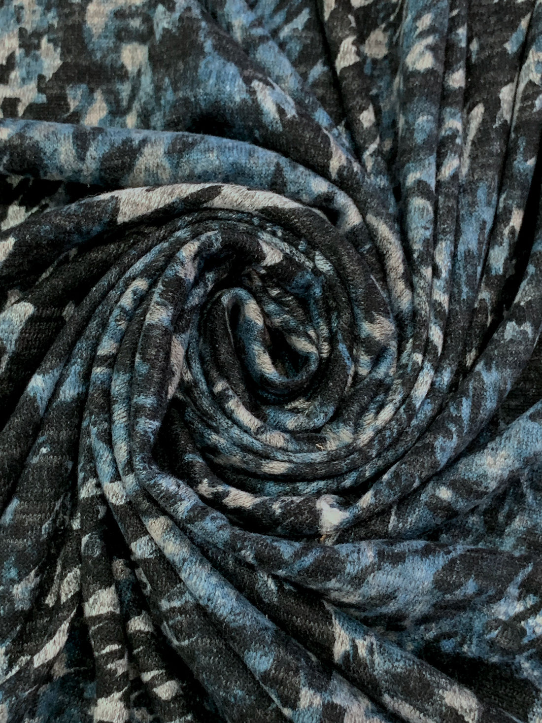 Air Force Blue/Light Gray/Black Polyester/Lycra Warped Houndstooth Animal Print Brushed Hacci Sweater Knit 57W