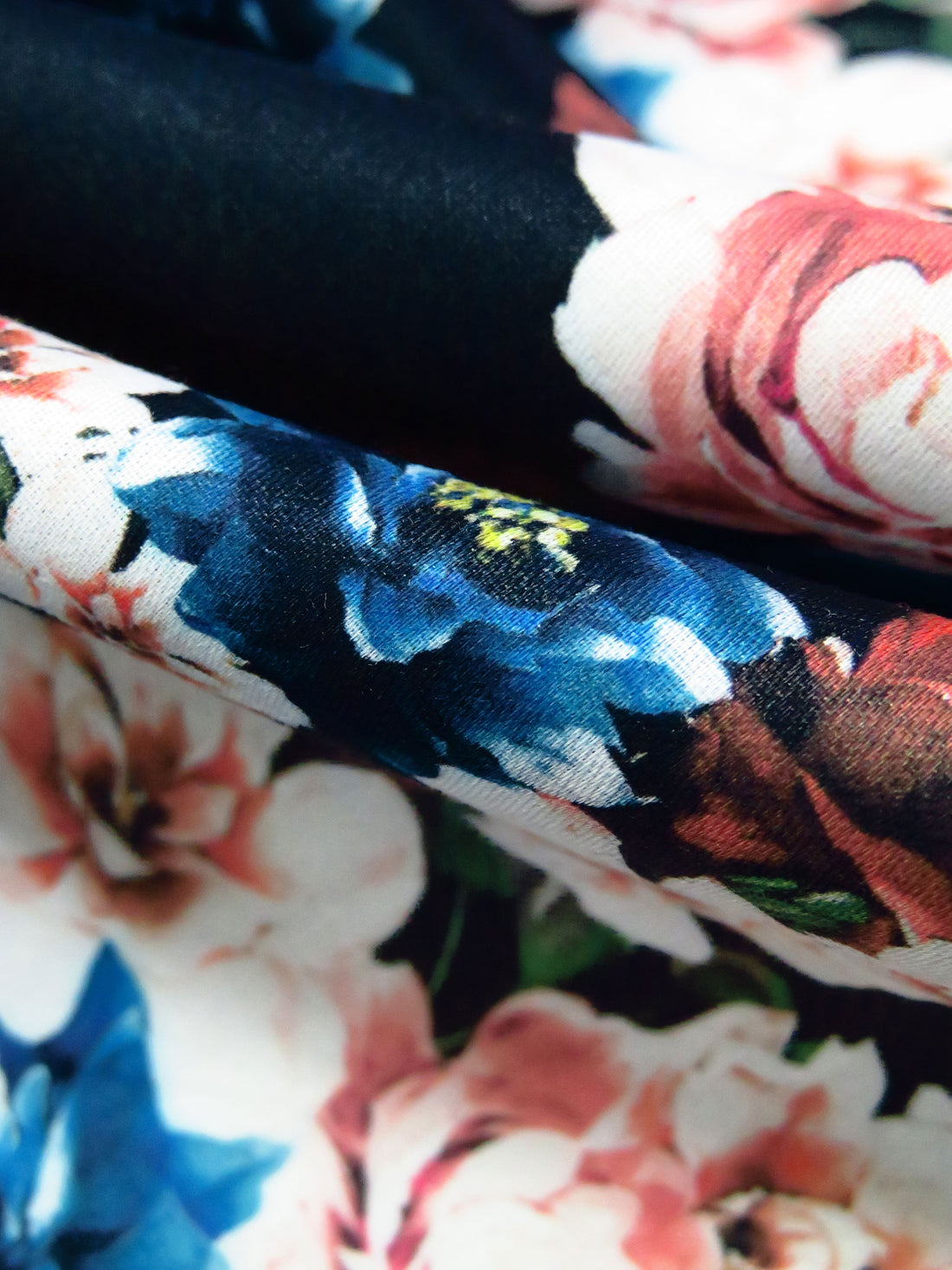 Midnight Navy/Dusty Pink/Scarlet/Multi 100% Cotton Floral Clusters Print Sateen Shirting 43W