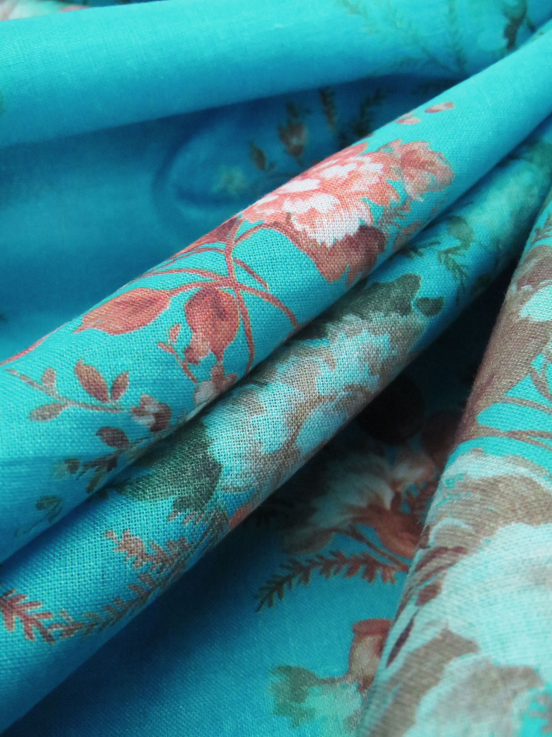 Bright Cerulean Blue/Salmon/Cedar Brown/Multi 100% Cotton Floral Bunches Print Lawn 42W