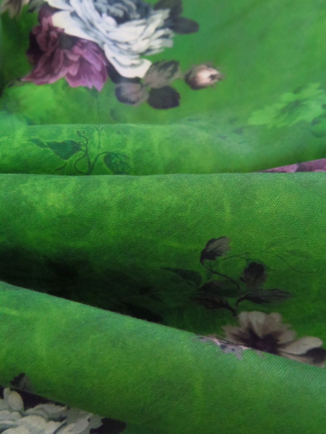 Sap Green/Old Mauve/Light Gray/Multi 100% Cotton Floral Print Lawn 42W