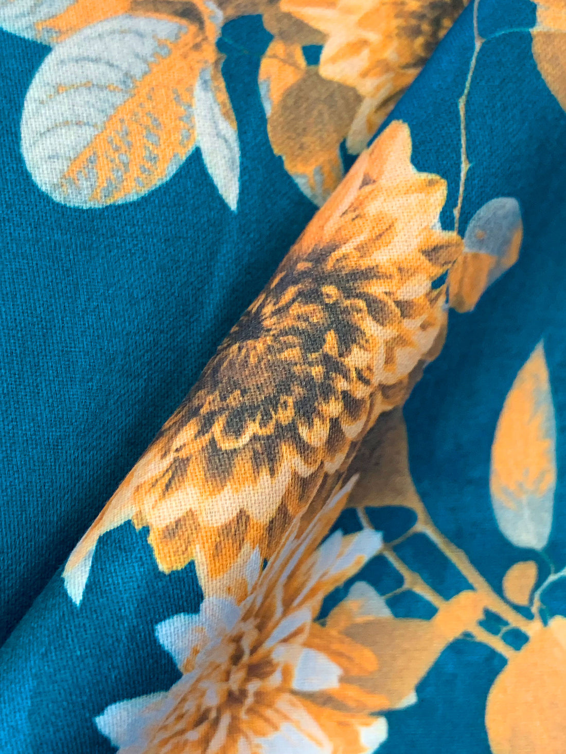 Deep Sea Blue/Straw/Multi 100% Cotton Floral Print Sateen Shirting 42W