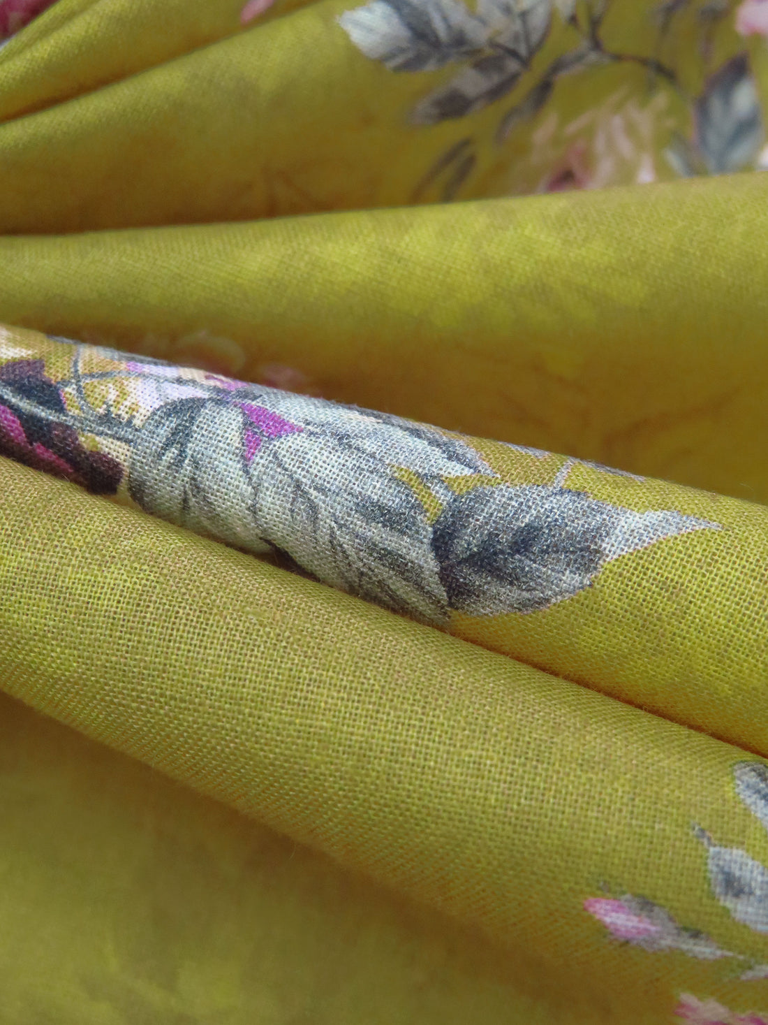 Old Moss Green/Byzantium/Myrtle Green/Multi 100% Cotton Floral Print Lawn 44W