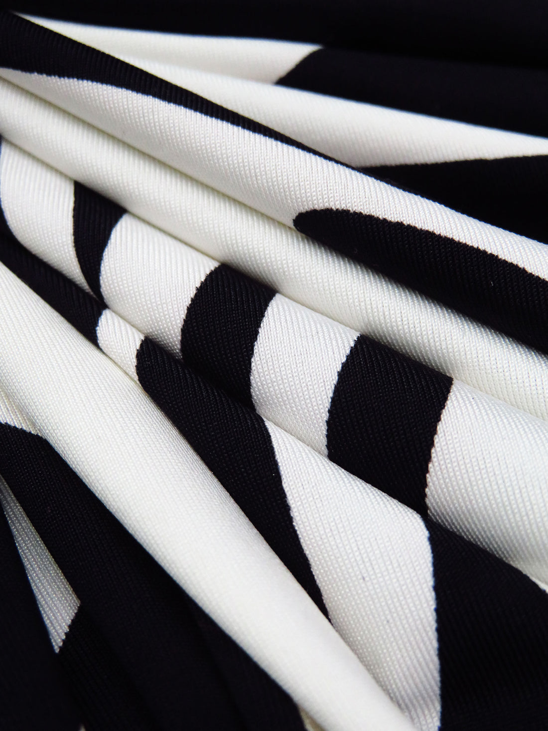 Warm White/Black Polyester/Lycra Abstract Print FTY Knit 58W