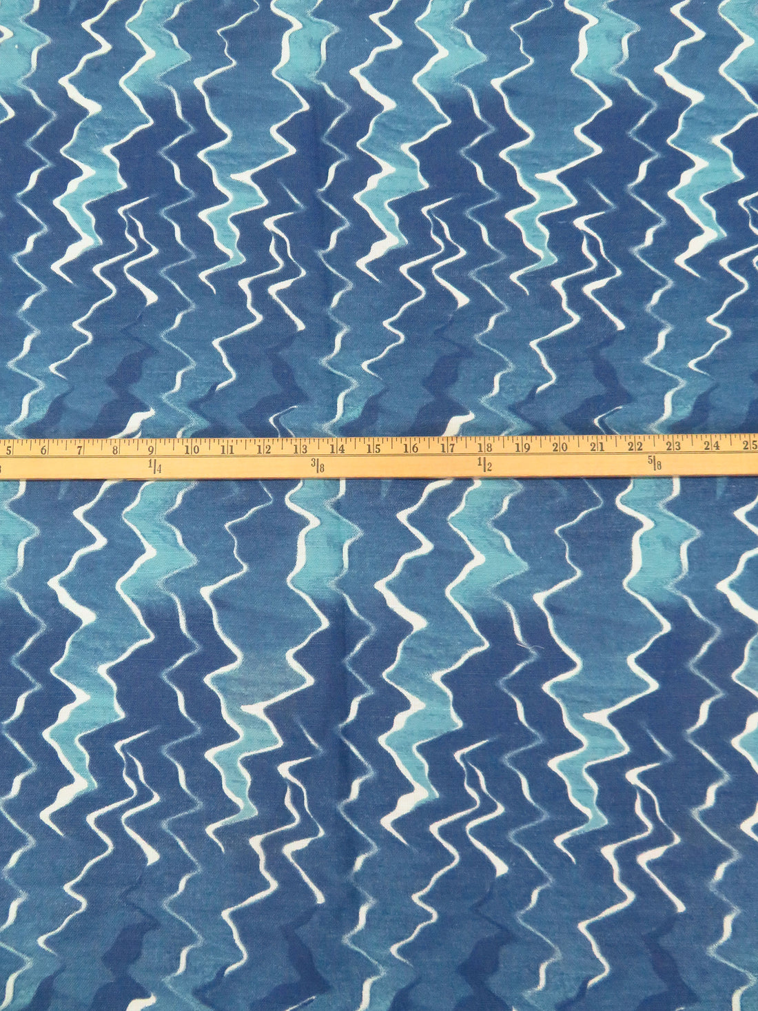 Queen Blue/Medium Turquoise/White 100% Linen Abstract Zigzag Print Canvas 54W