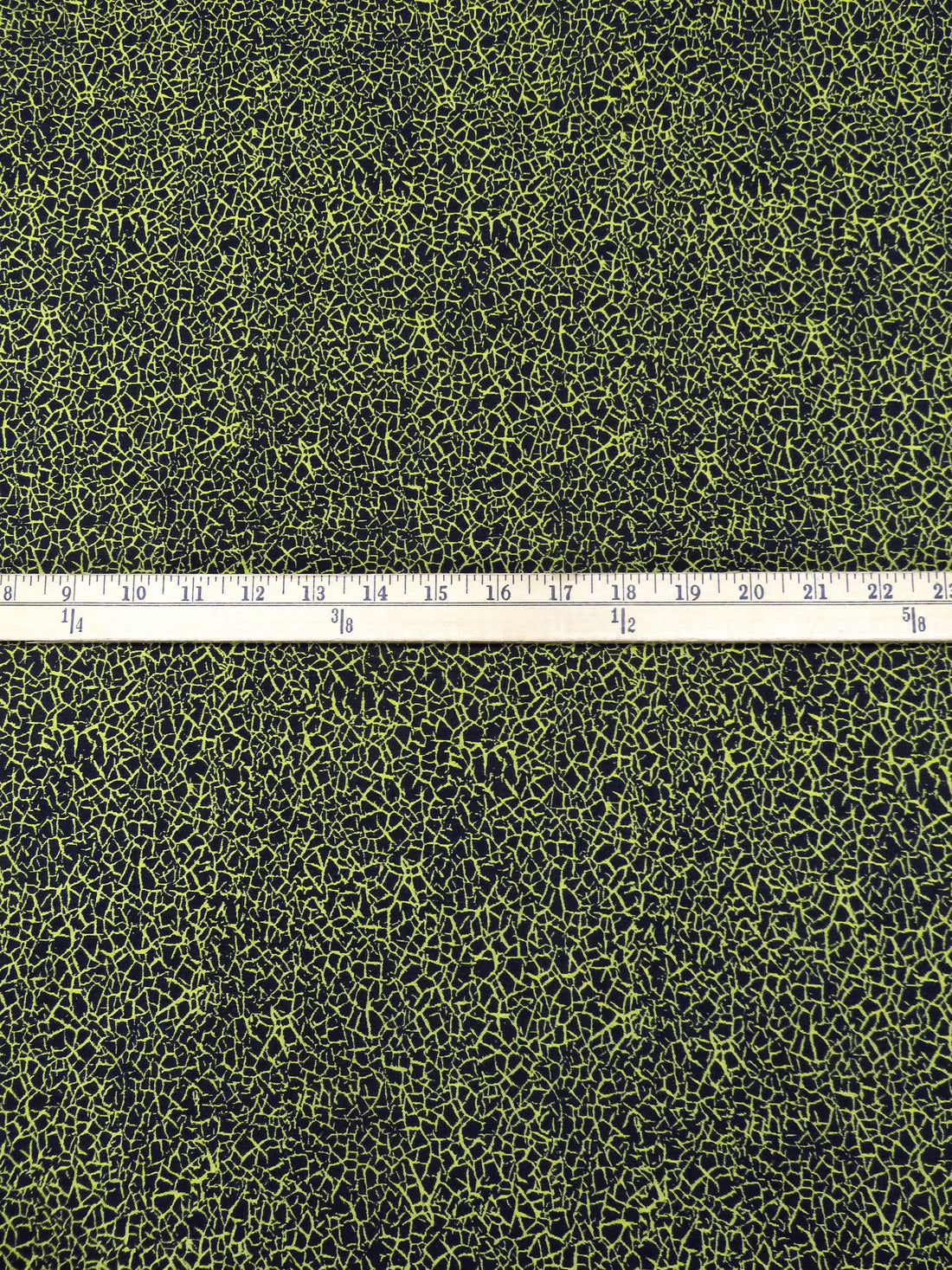 Pear/Black/White 100% Polyester Cracked Earth Weave Reversable Jacquard - NY Designer - 42W