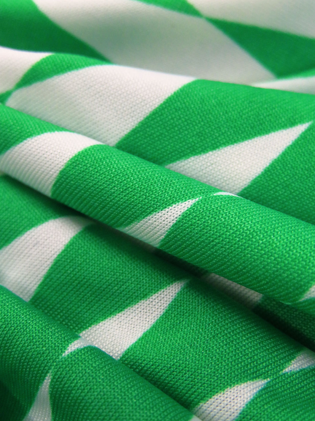 Medium Green/Off-White Polyester/Lycra Diamond Print FTY Knit 59W