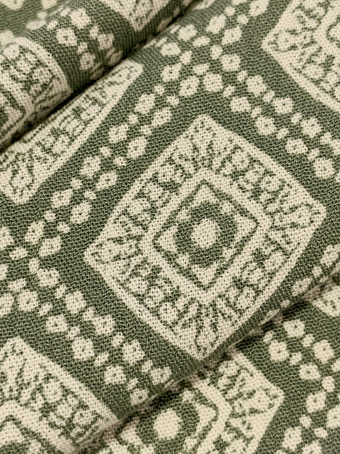 Old Bamboo/Antique Off-White 100% Rayon Medallion Lattice Print Crinkle Challis 54W