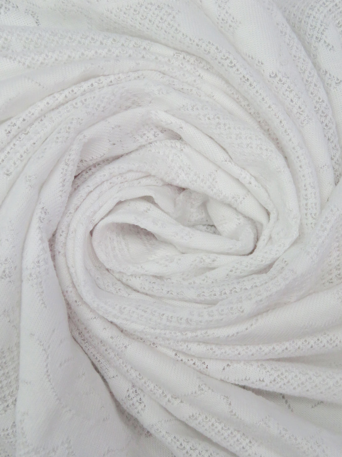 White Cotton/Polyester Floral Weave Jacquard Knit 56W