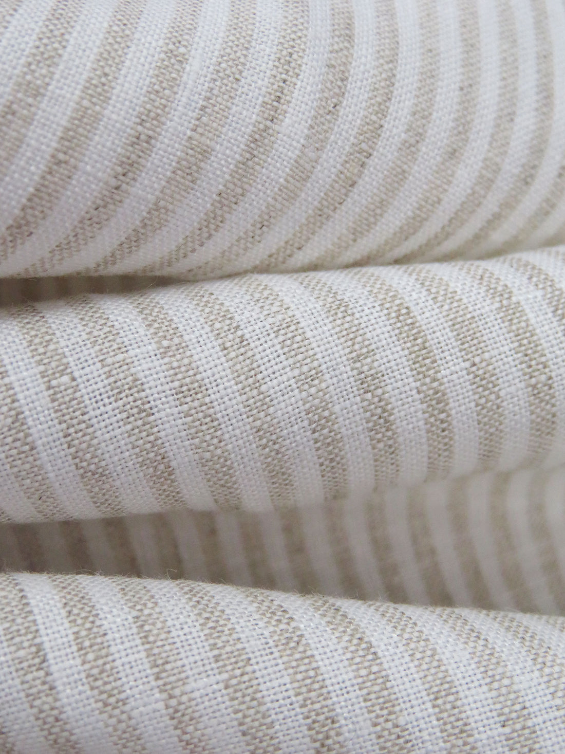 Dark Vanilla/White Cotton/Linen Vertical Stripe Weave Shirting 57W