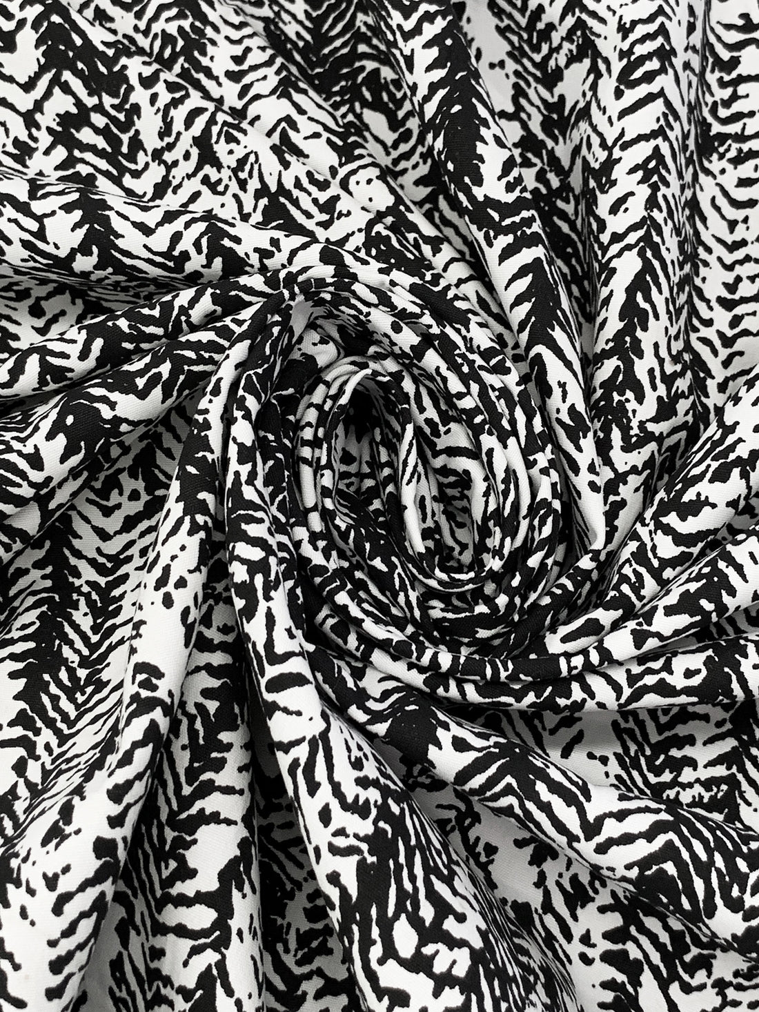 White/Black 100% Cotton Abstract Print Poplin 58W