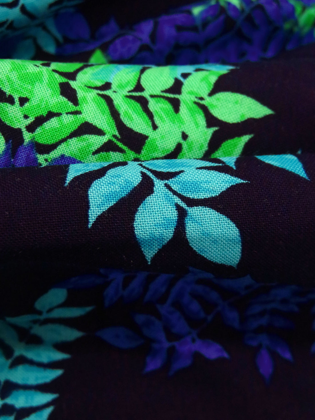 Dark Midnight Blue/Caribbean Blue/Pastel Green/Multi 100% Rayon Leafy Bunch Print Challis 43W