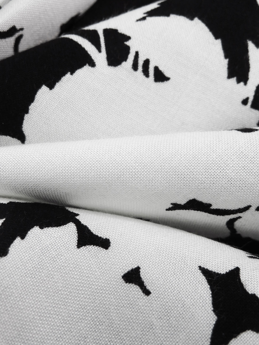 Black/White 100% Rayon Floral Silhouette Print Challis 44W