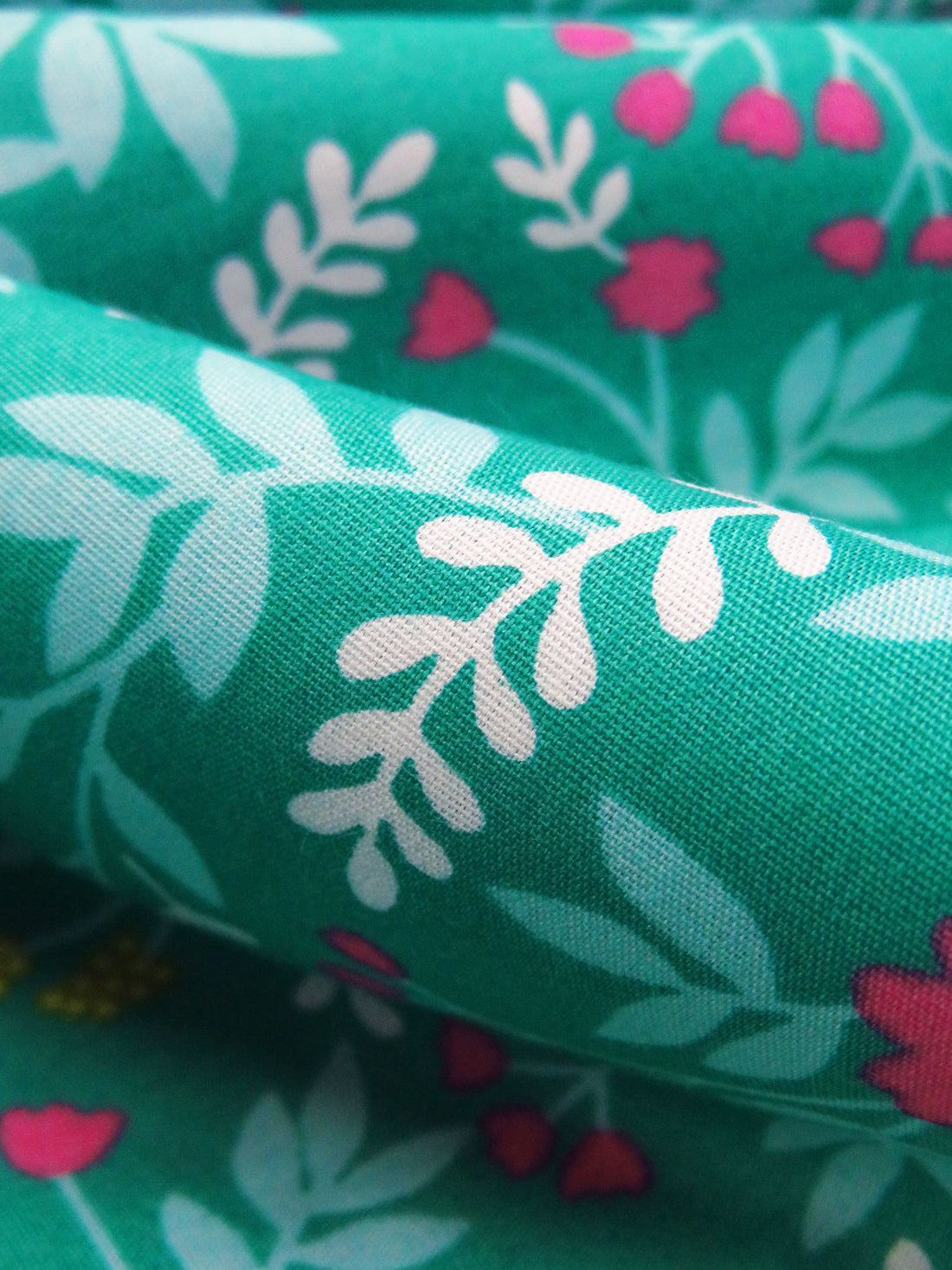 Aqua Green/Light Blue/French Rose/Multi 100% Cotton Floral Print Poplin Shirting 58W