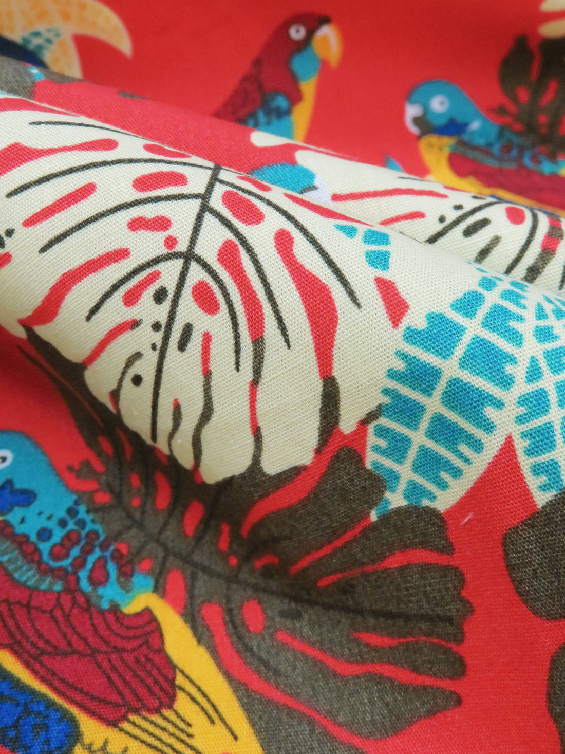 Scarlet/Cerulean/Pale Celery Green/Multi 100% Cotton Tropical Parrot Print Poplin Shirting 56W