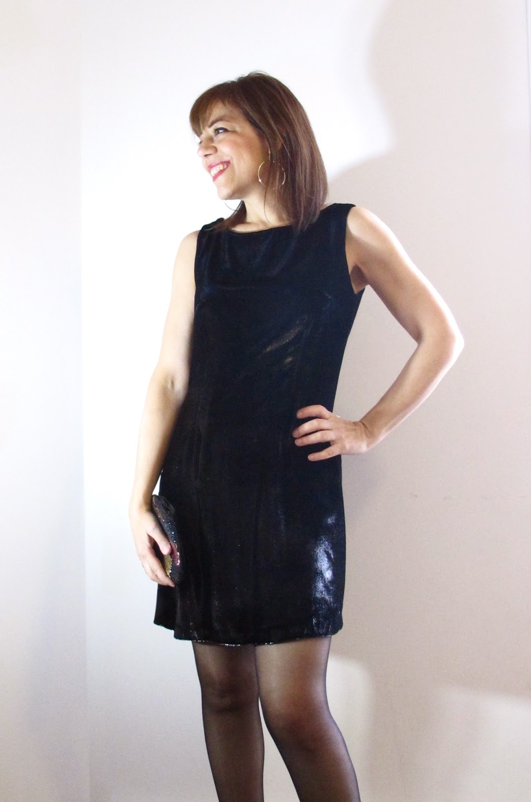 Made by A Fabricista: A Little Black Velvet Dress For the Holidays!