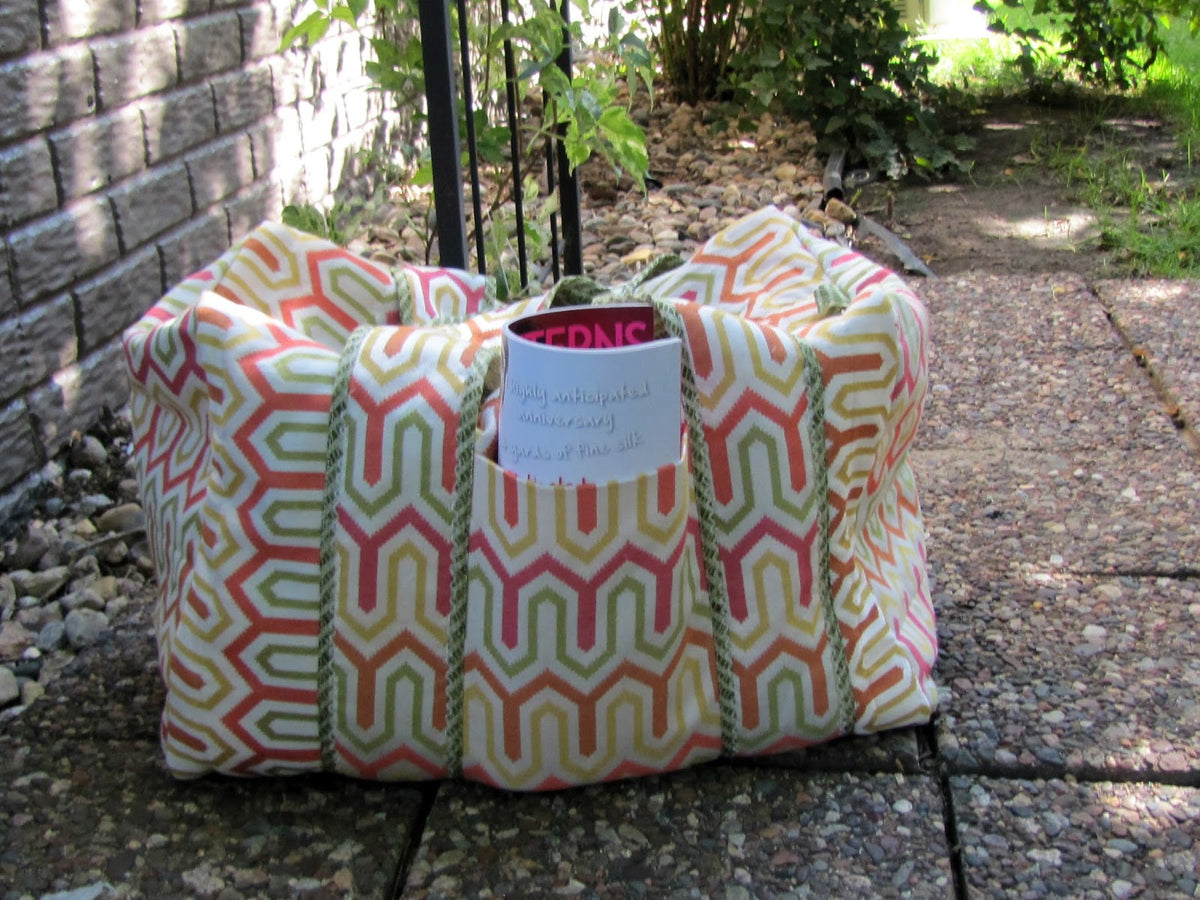 Made by a Fabricista: Home Decor Meets Duffle!