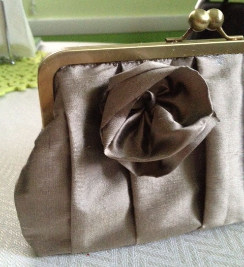 DIY Tutorial: Clutch Purse on a Metal Frame