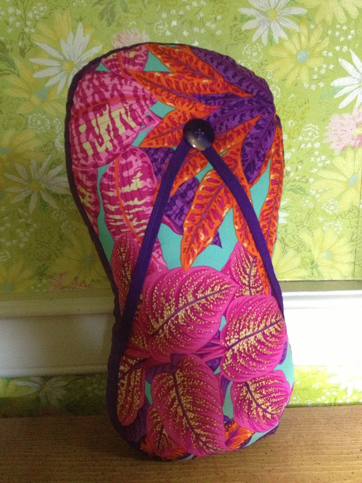 DIY Tutorial: Flip Flop Pillow