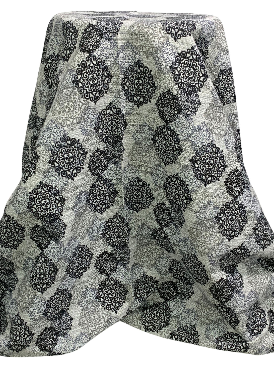 Light Gray/Black/Multi 100% Cotton Overlapping Rugged Medallion Print Boucle Suiting - Robert Kaufman - 56W