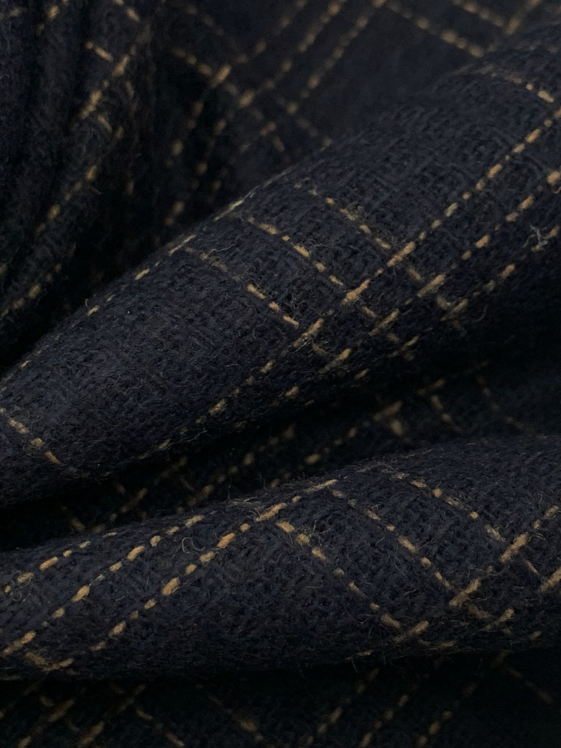 Dark Navy/Tan 100% Polyester Plaid Flanneled Boucle Suiting 60W