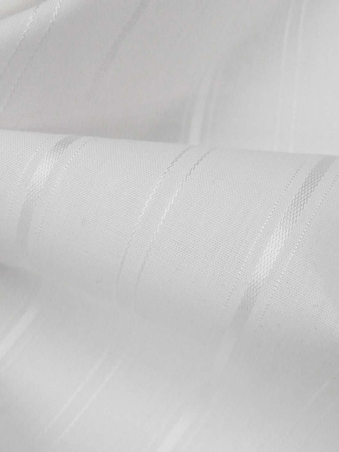 Snow White Cotton/Polyester Vertical Stripe Weave Shirting 66W