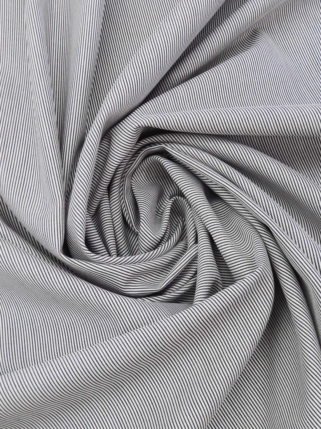 White/Black 100% Cotton Vertical Corded Suiting 60W