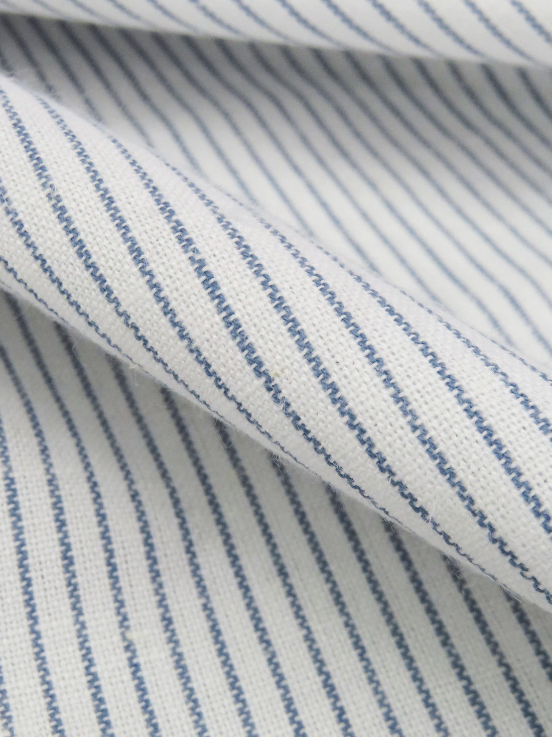 White/Slate Blue Cotton/Linen Vertical Pinstripe Shirt Weight Woven 44W
