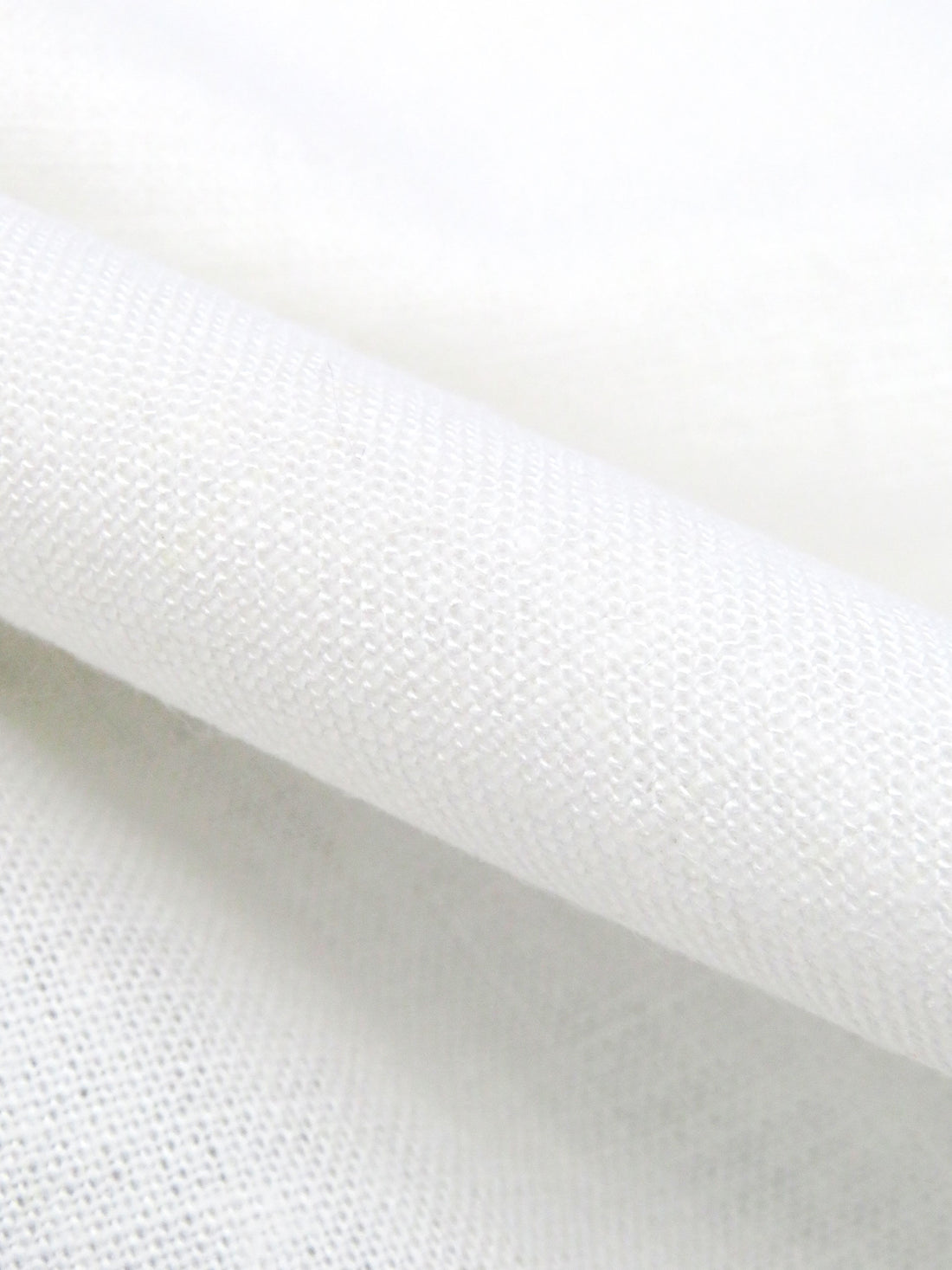 Daisy White Viscose/Linen Shirt Weight Woven 52W
