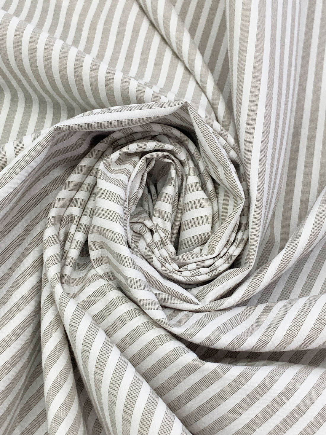 White/Umber Cotton/Polyester Vertical Fine Oxford Stripe Shirting 56W
