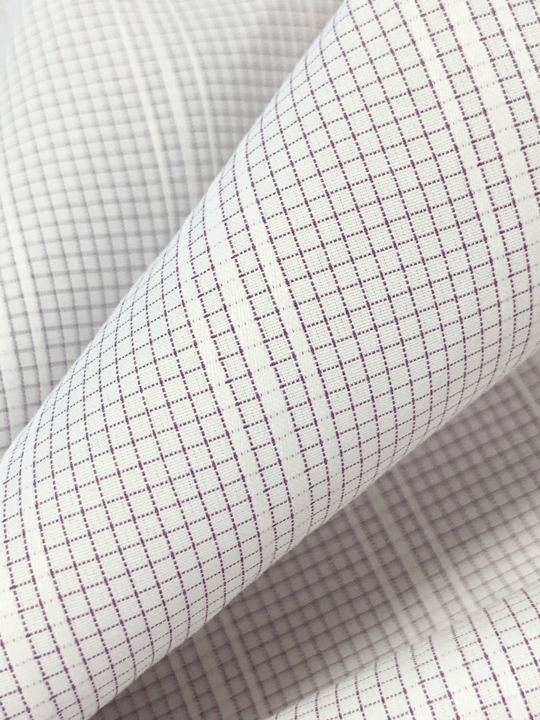 White/Dark Orchid Cotton/Polyester Mini Windowpane Plaid Vertical Stripe Shirting 58W
