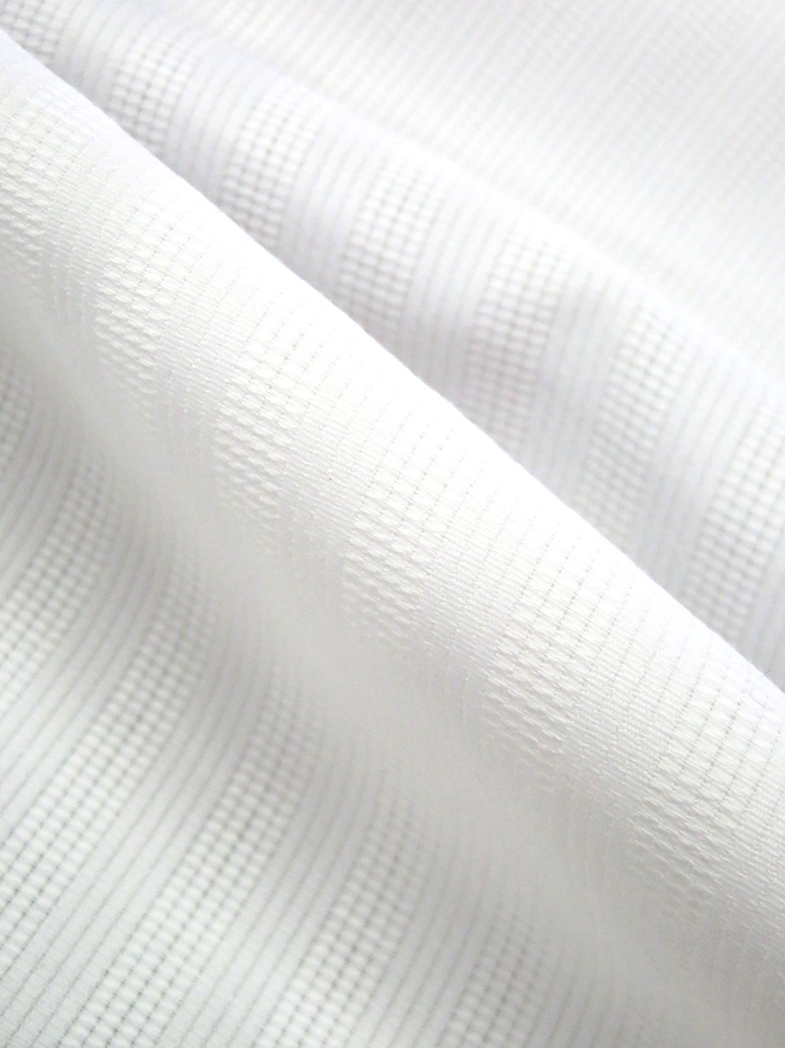 White Cotton/Polyester Vertical Corded Stripe Shirting 58W