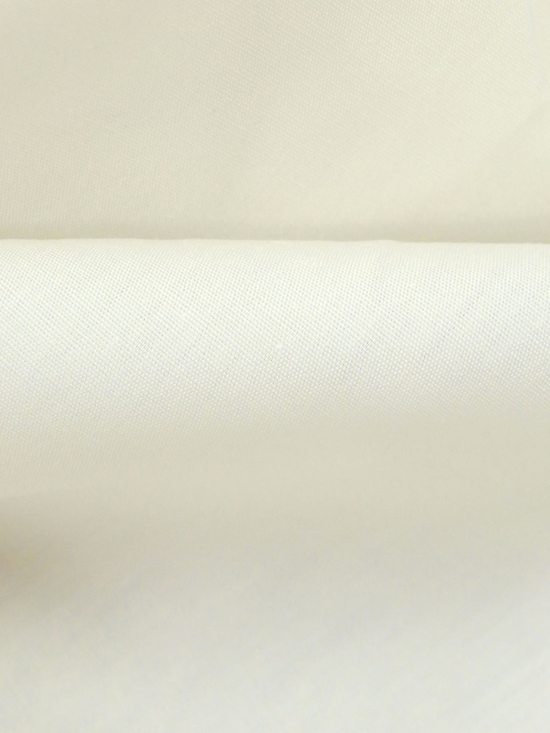 Cream 100% Cotton Superluxe Poplin Shirting - Robert Kaufman - 44W