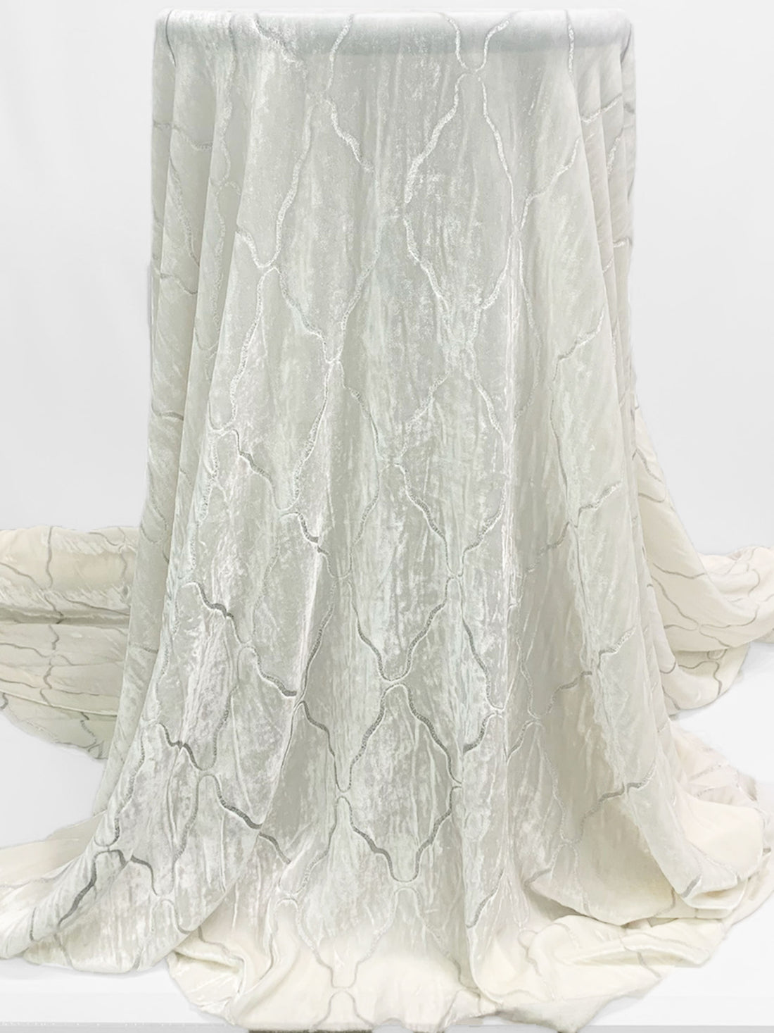 Soft White/Silver Silk/Rayon Diamond Foil Print Velvet 50W