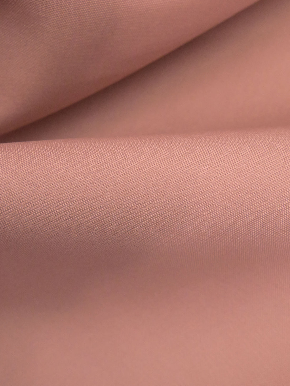 Salmon Rose 100% Combed Cotton Fineline Twill - Robert Kaufman - 44W