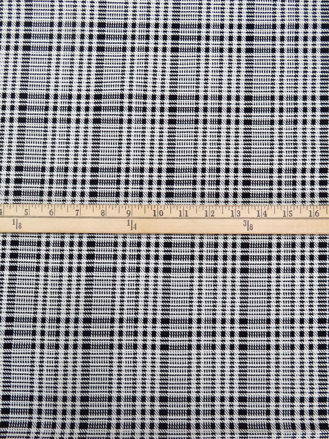 White/Black Rayon/Nylon/Lycra Plaid Print Stretch Bengaline Suiting 58W