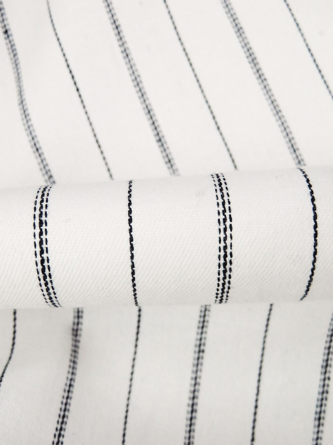 Black/Off-White Polyester/Rayon/Lycra Vertical Stripe Weave Suiting 50W