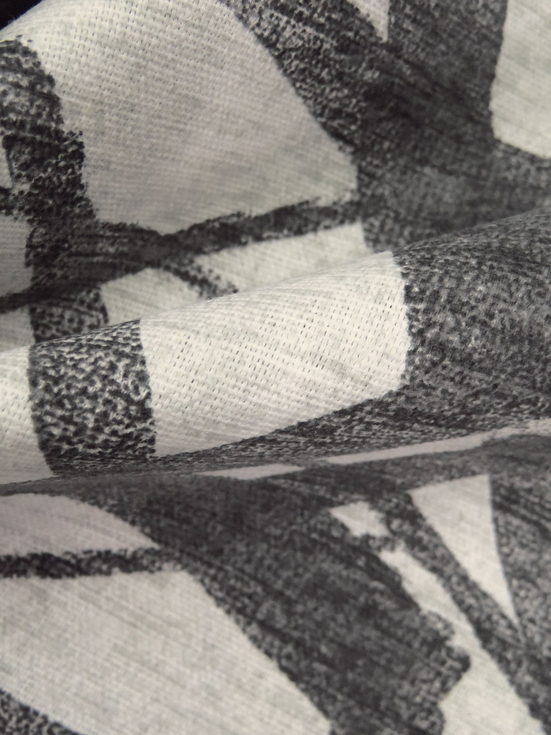 Dark Gray/Beige 100% Cotton Abstract Strokes Print Canvas 55W