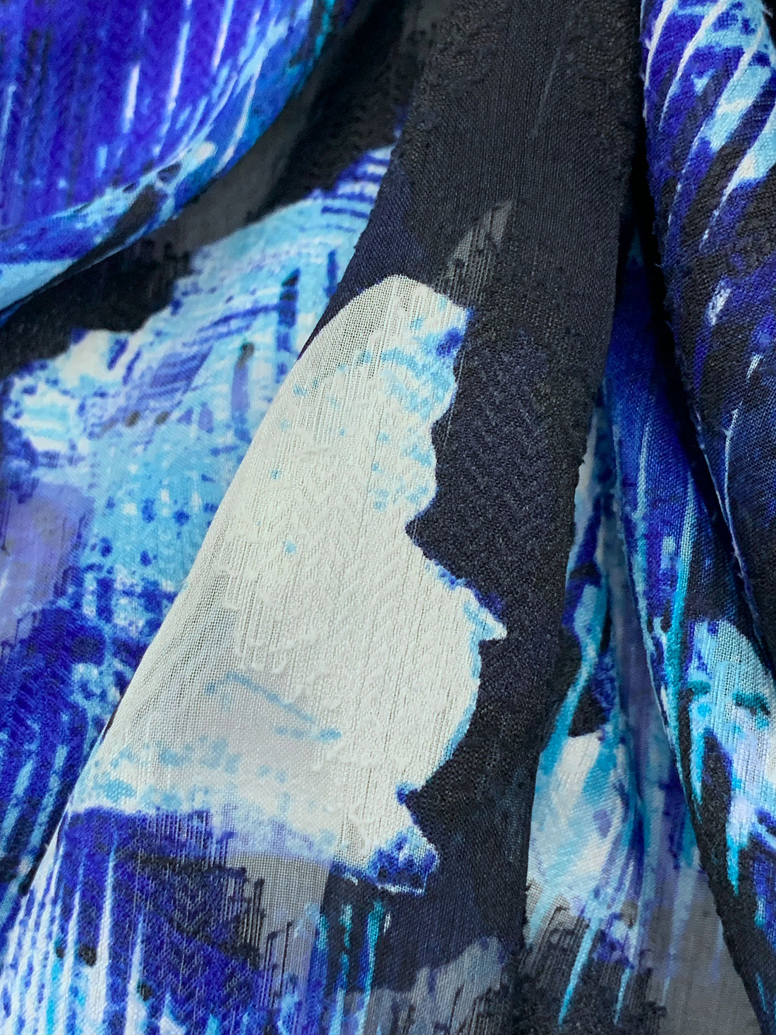 Deep Blue/Black/White 100% Polyester Burnout Diamond Lattice Textured Rugged Floral Print Chiffon - Famous Dress Designer - 53W