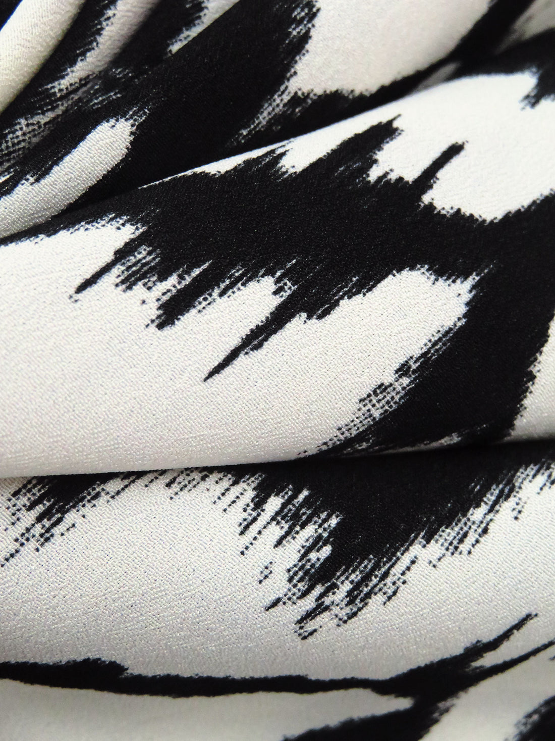 Off-White/Black 100% Polyester Abstract Print Crepe de Chine - NY Designer - 57W