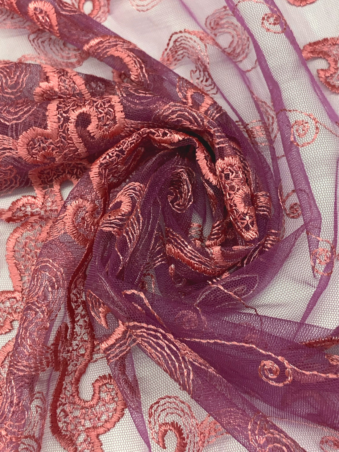 Old Mauve/Salmon Rose 100% Nylon Double Scalloped Border Embellished Horizontal Paisley Netting 52W